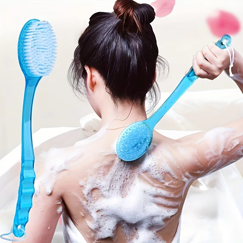 Brosse de bain à long manche