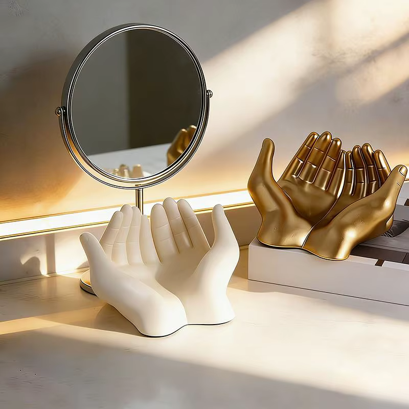 Ornement de bijouterie portatif de couleur crème, un article de rangement et de décoration haut de gamme pour la maison, la chambre, la table de maquillage ou le bureau