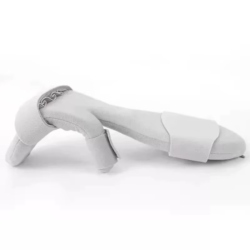 Attelle de nuit réglable pour main et doigts