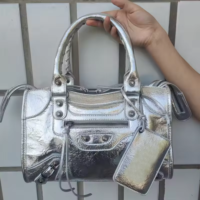 Grands sacs à main rétro à rivets, sac de moto, nouvelle collection de sacs bandoulière femme style européen, sac à main Spicy Girl, sac décontracté unisexe