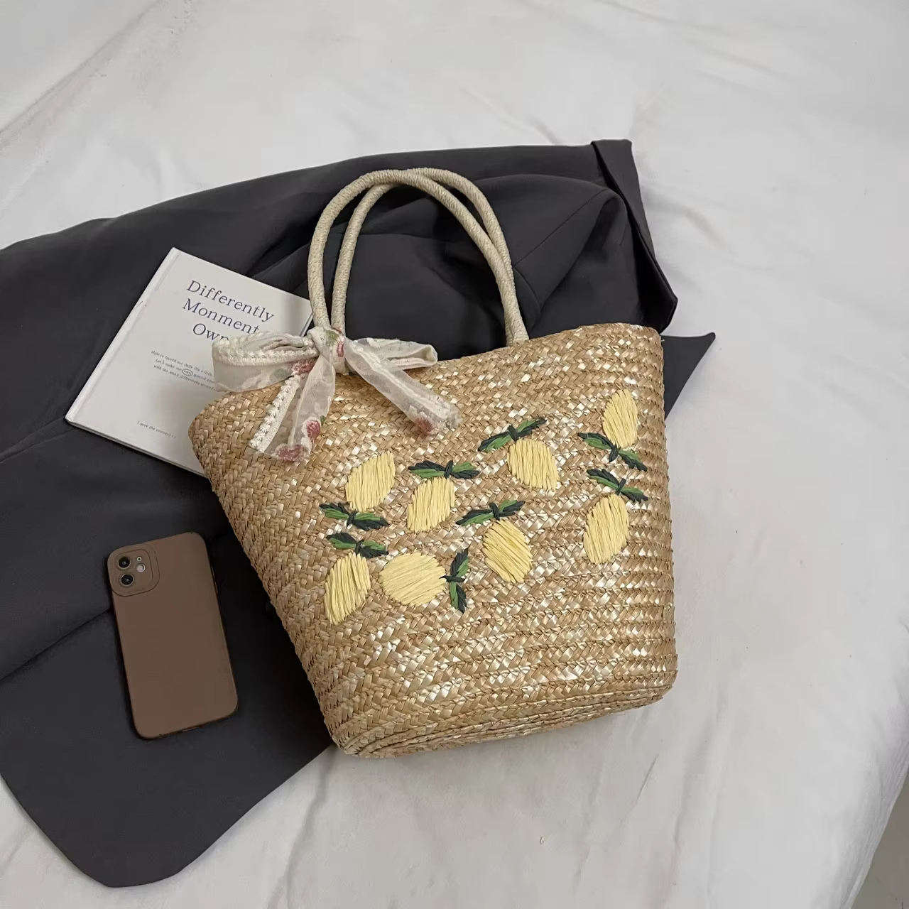 Sac à bandoulière de plage de grande capacité, sac à main brodé de styliste, sac d'été en rotin fait à la main, panier de mode, sac de Shopping en paille