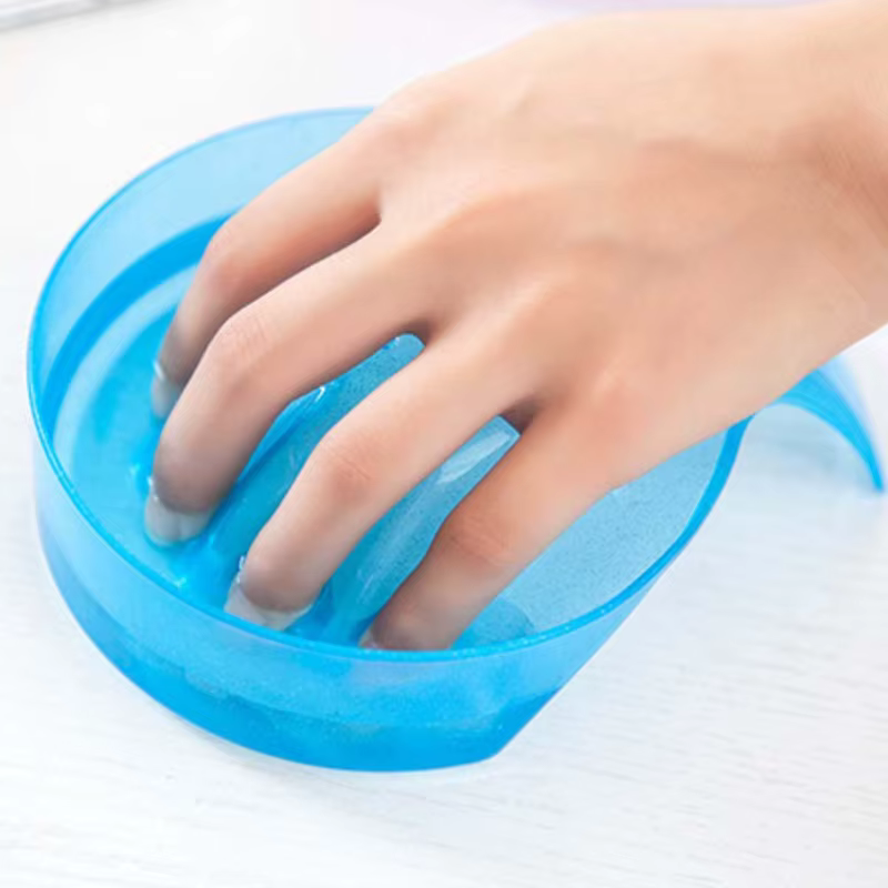 Filles de lavage des mains pour manucure professionnelle