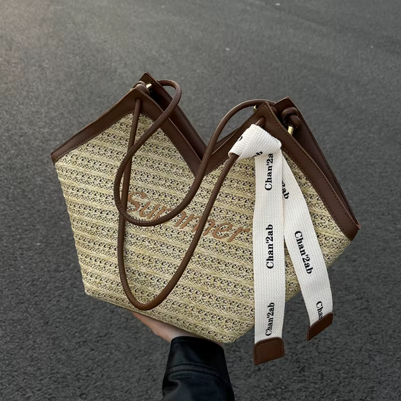 Sac fourre-tout tendance pour l'été - Nouvelle collection 2026, élégant sac en paille tressé à la main avec un grand espace de rangement pour femmes