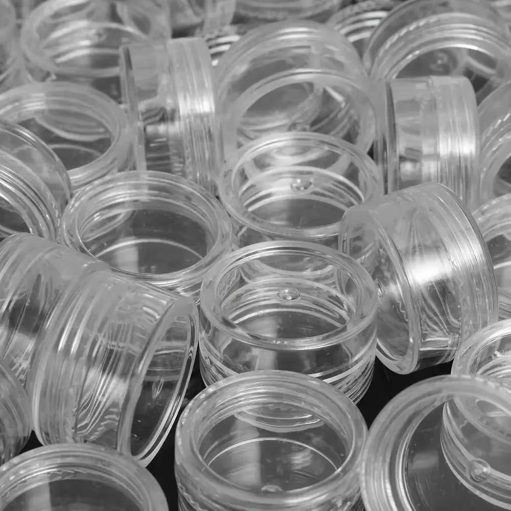 Pot de crème transparente pour échantillons