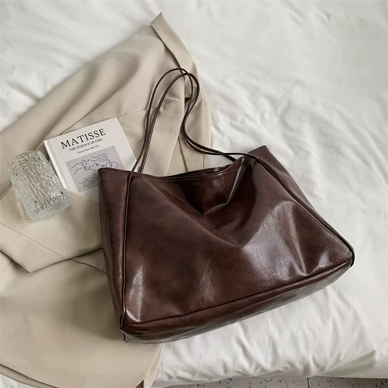 Sac fourre-tout pour femmes, sac à bandoulière en cuir souple de grande capacité, sac à main rétro décontracté, parfait pour les déplacements, sac de voyage