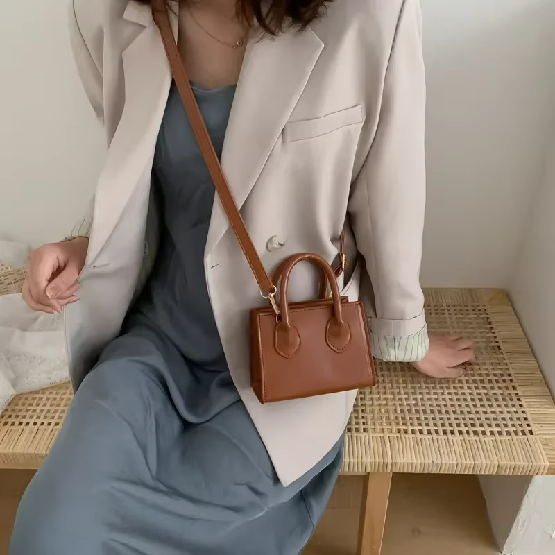 Femme petit sac carré nouveau populaire rétro Mini sacs à main littéraire foules épaule messager femme sac sacs pour femmes sac à main