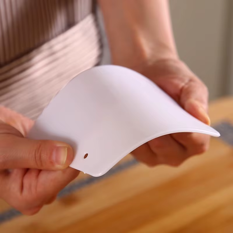 Spatule à crème incurvée utile pour bricolage