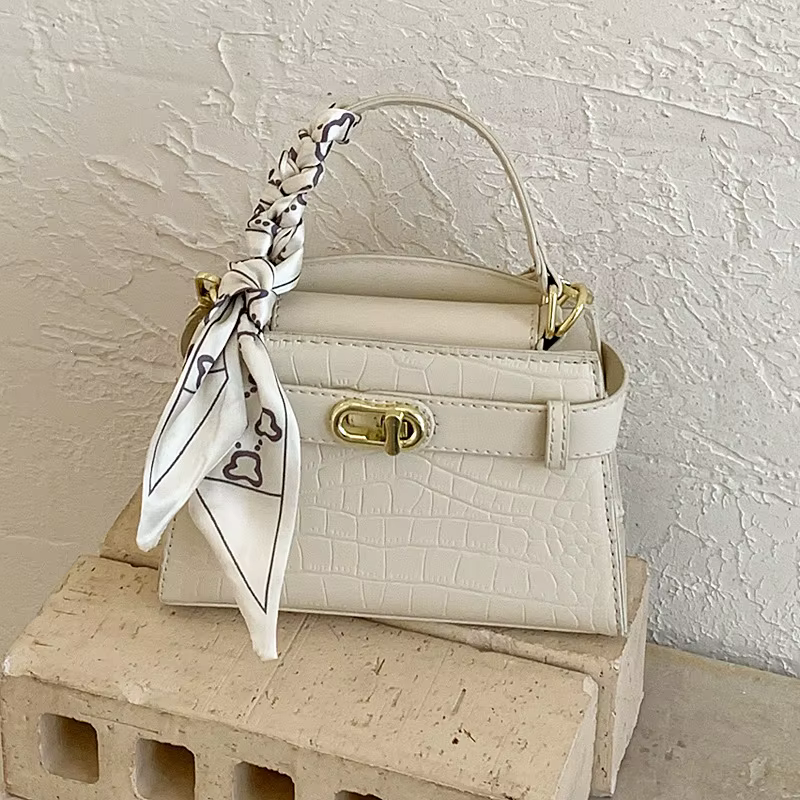 Sac à main tendance pour femme 2026 – Nouveau petit sac bandoulière carré pour le trajet quotidien – Sac de travail élégant et stylé – Style urbain minimaliste