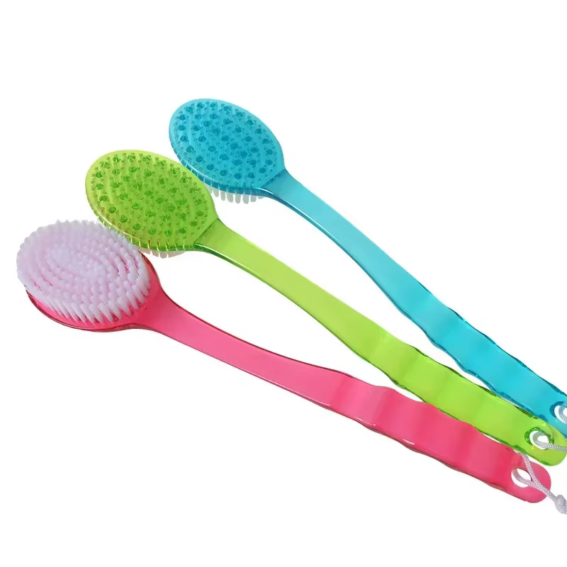 Brosse de bain à long manche