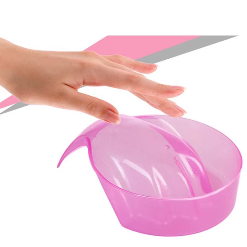 Filles de lavage des mains pour manucure professionnelle