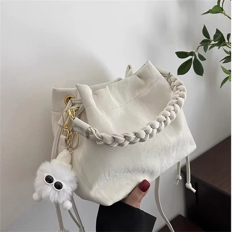 Sacs fourre-tout pour femmes, sac seau moyen sophistiqué en PU, sac seau élégant pour femmes, sac à bandoulière pour les voyages courts et les trajets quotidiens