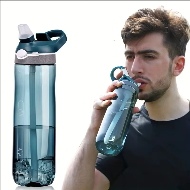 Bouteille d'eau de sport sans BPA et sans danger pour le camping, hydratation en déplacement avec paille questionStraw, parfaite pour la randonnée, 750ml
