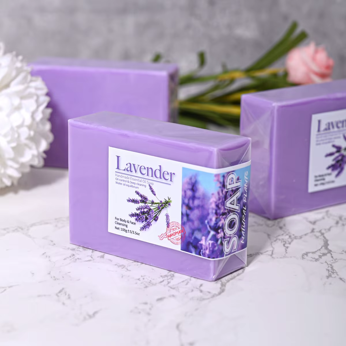 Savon aux huiles essentielles de lavande biologique naturel