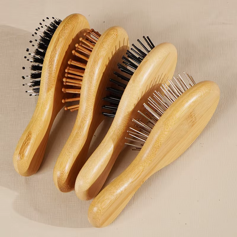 Brosse à cheveux en bambou avec coussin d'air et picots massants