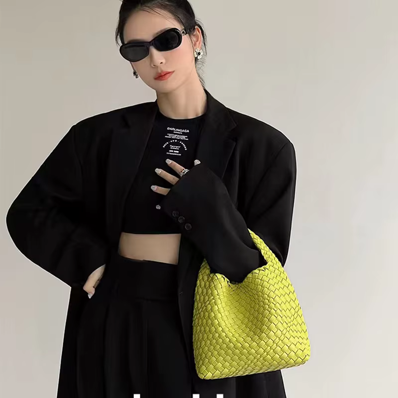 Sac à main tissé pour femme en cuir PU souple, sac fourre-tout tricoté, sac à bandoulière tissé tendance, sac hobo de plage d'été, pochette minimaliste