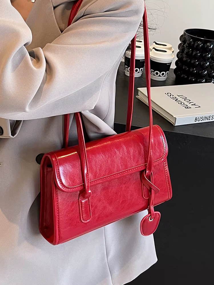 Sac à main monochrome texturé pour femme, sac à main femme sous les bras, sac à main carillon, mode polyvalente, initié, rouge, automne, hiver