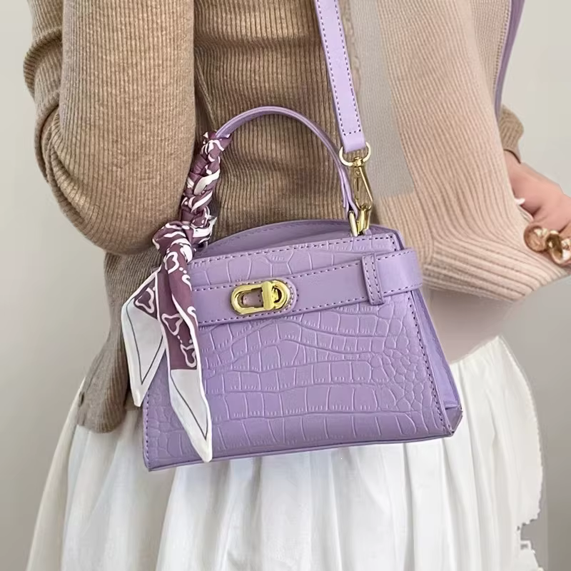 Sac à main tendance pour femme 2026 – Nouveau petit sac bandoulière carré pour le trajet quotidien – Sac de travail élégant et stylé – Style urbain minimaliste