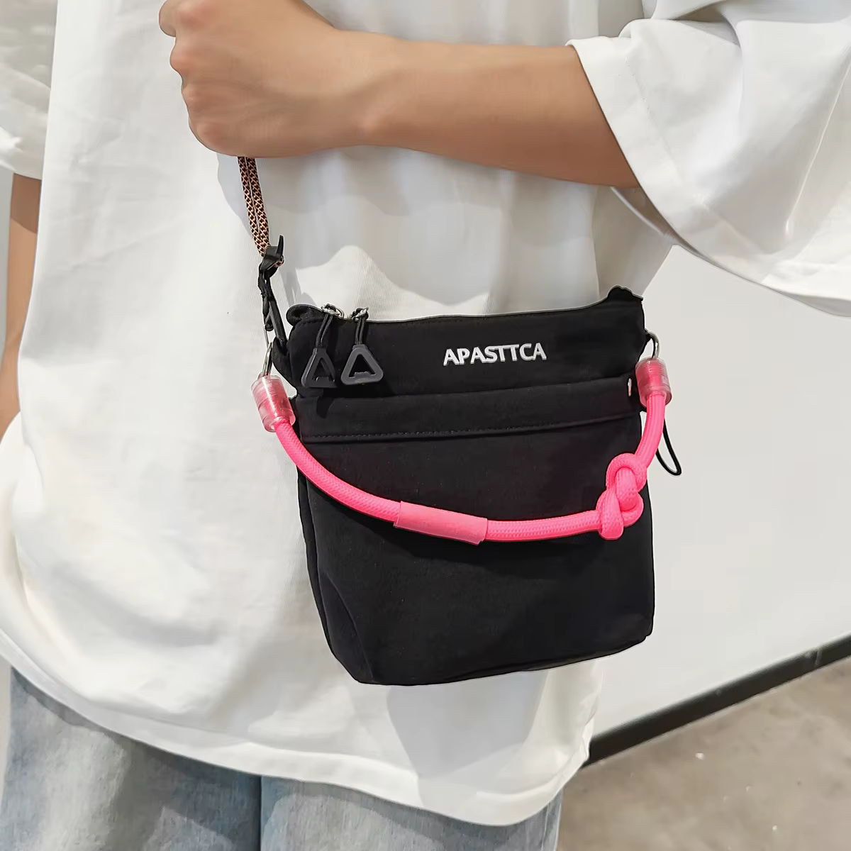 Sac à bandoulière pour hommes et femmes 2025 nouveau style japonais petit sac à bandoulière décontracté polyvalent petit sac à bandoulière léger sac pour téléphone portable étudiants de randonnée et d
