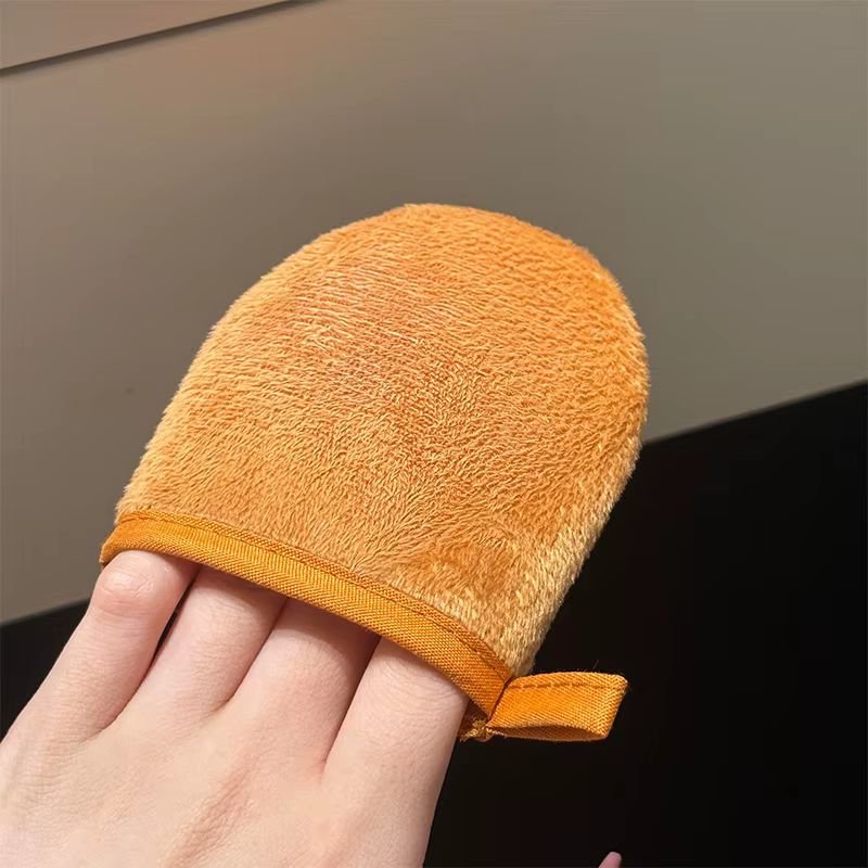 Gant d'application auto-bronzant