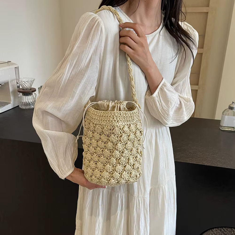 Sac tissé à la main en paille pour femmes – Mini sac tissé en herbe fait à la main, sacs à main à cordon en forme de seau