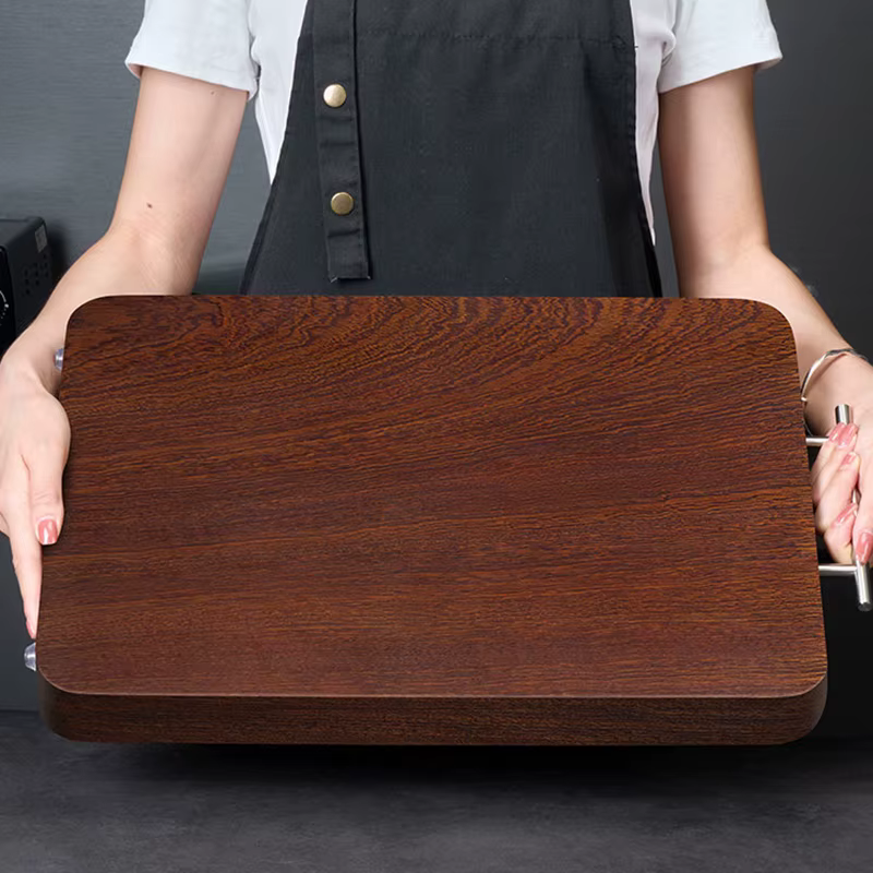 Planche à découper en bois massif polie à la main, antibactérienne et résistante à la moisissure, sans danger pour les mains, avec poignée en alliage améliorée
