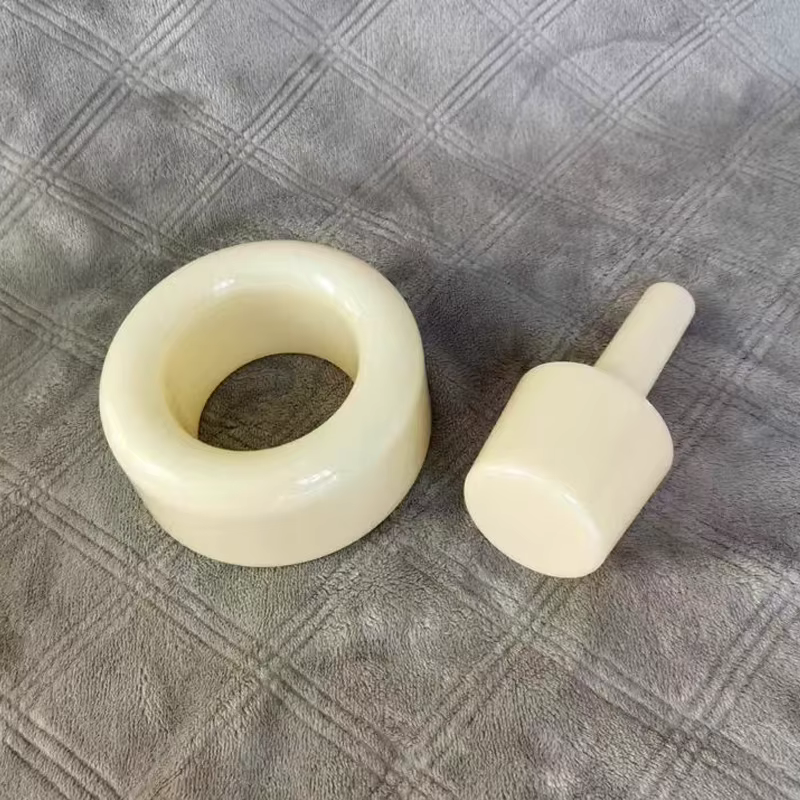 Outil manuel de moulage de cornet de crème glacée