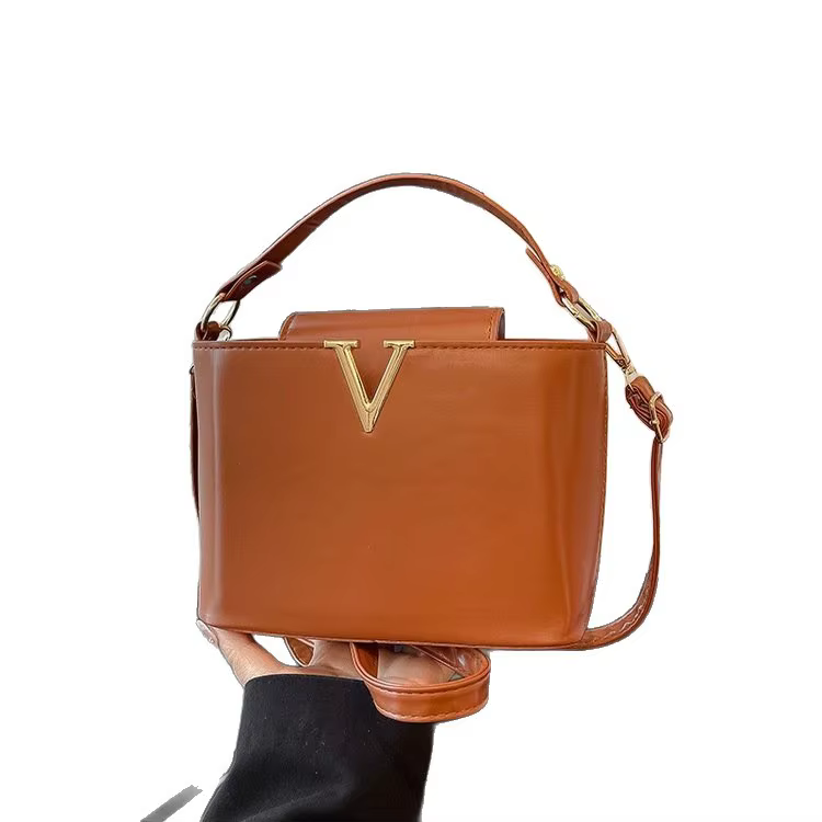Sac à main tendance en forme de V, petit sac seau, sac bandoulière élégant, style minimaliste urbain, en cuir PU