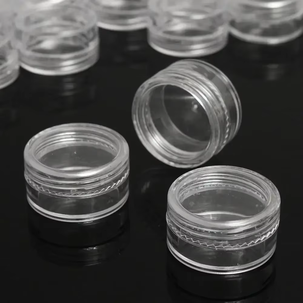Pot de crème transparente pour échantillons