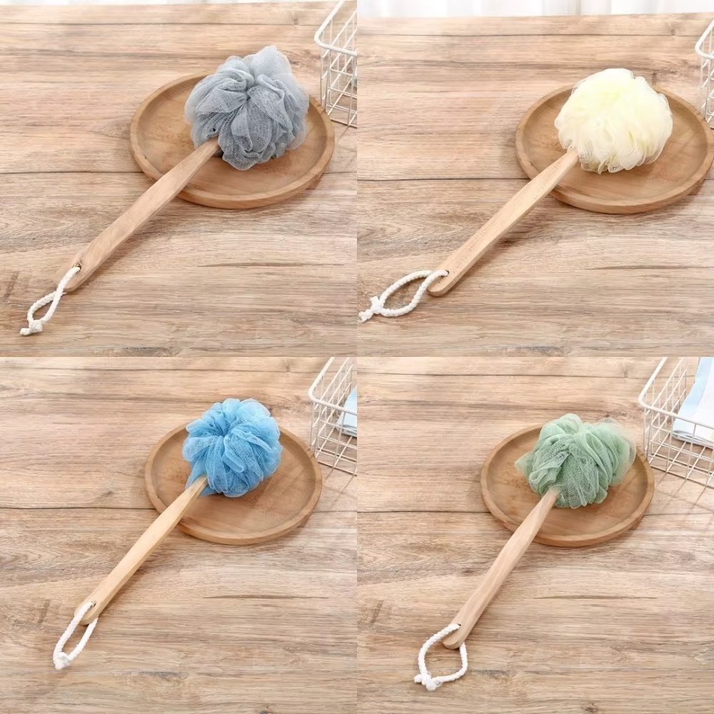 Brosse de bain avec manche en bois