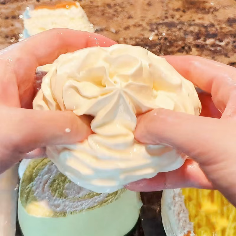 Crème enroulée à rebond lent