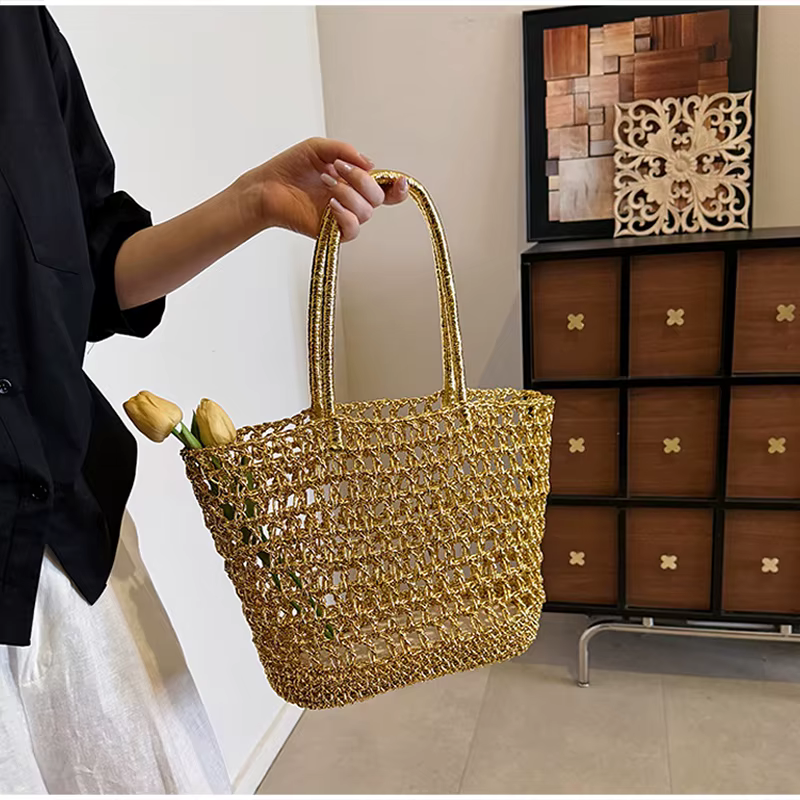 Sac cabas doré tressé à l'épaule, sac fourre-tout décontracté chic pour femme, idéal pour la plage, les vacances et les trajets quotidiens, sac à main coréen type seau
