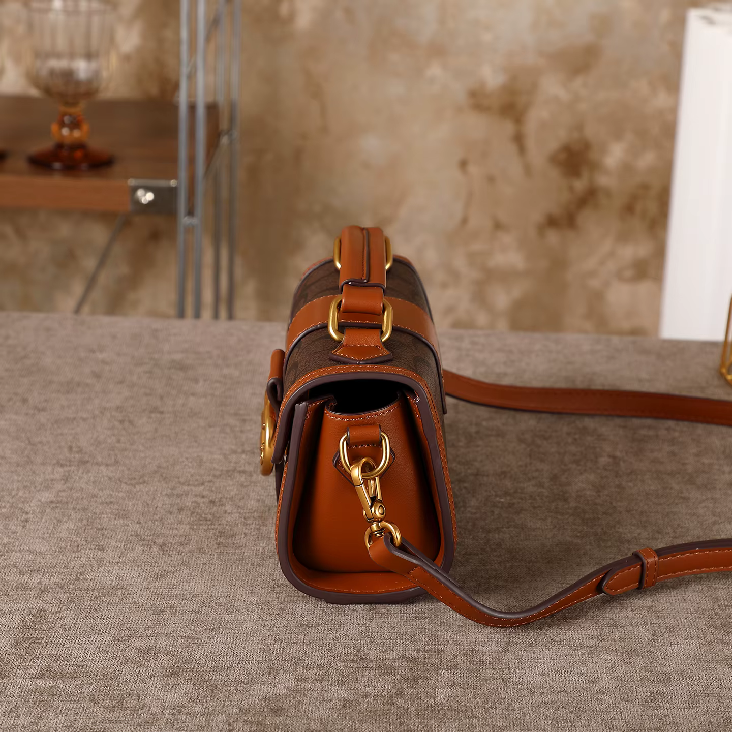 Sac à main pour femme, nouvelle collection 2026, design haut de gamme et de niche, sac porté épaule, couleur contrastante, luxe léger, bandoulière simple