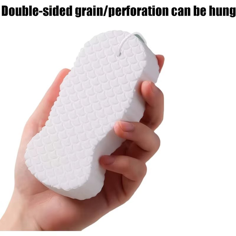 La boule de bain exfoliante ultra-douce est un nettoyant corporel réutilisable conçu pour un nettoyage en profondeur et l'élimination des peaux mortes.