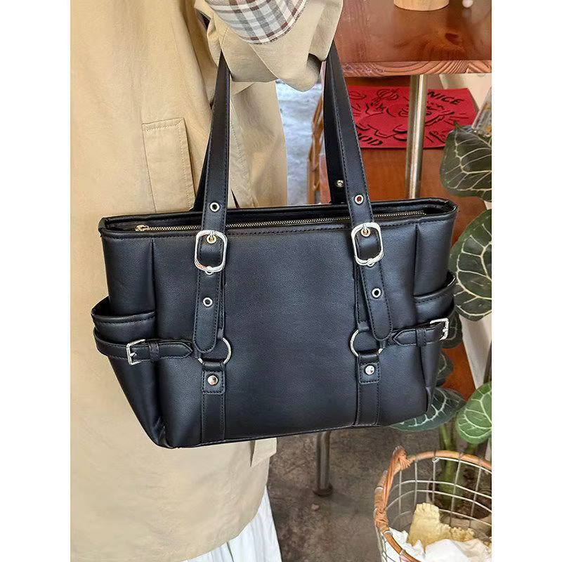 Sac à bandoulière utilitaire grande capacité pour femmes avec sangle réglable et poches latérales, sac à main rétro en cuir PU pour les voyages