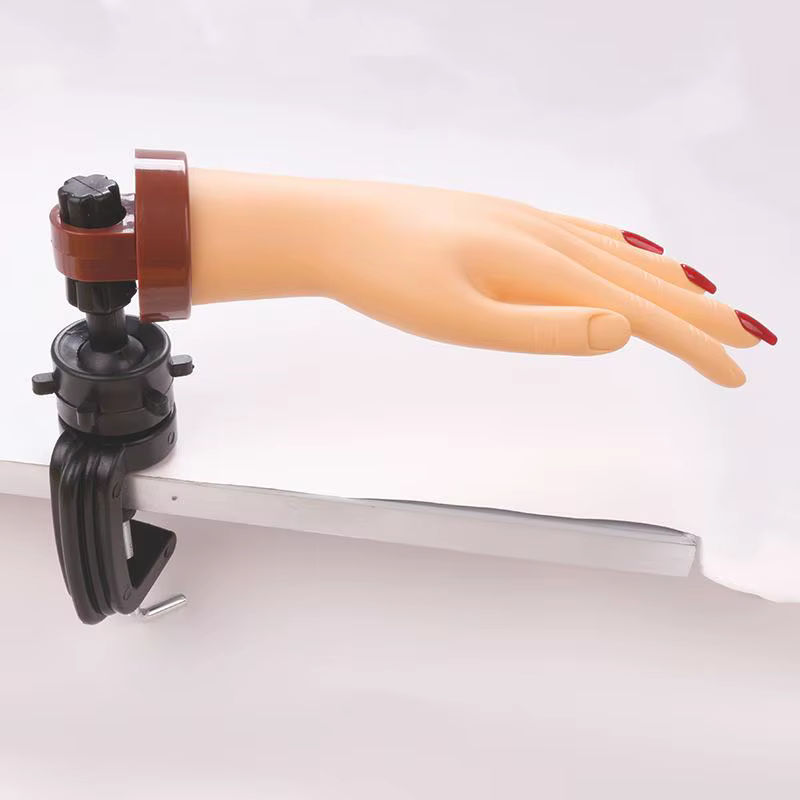 Main de mannequin pour la pratique des ongles avec support de bureau réglable