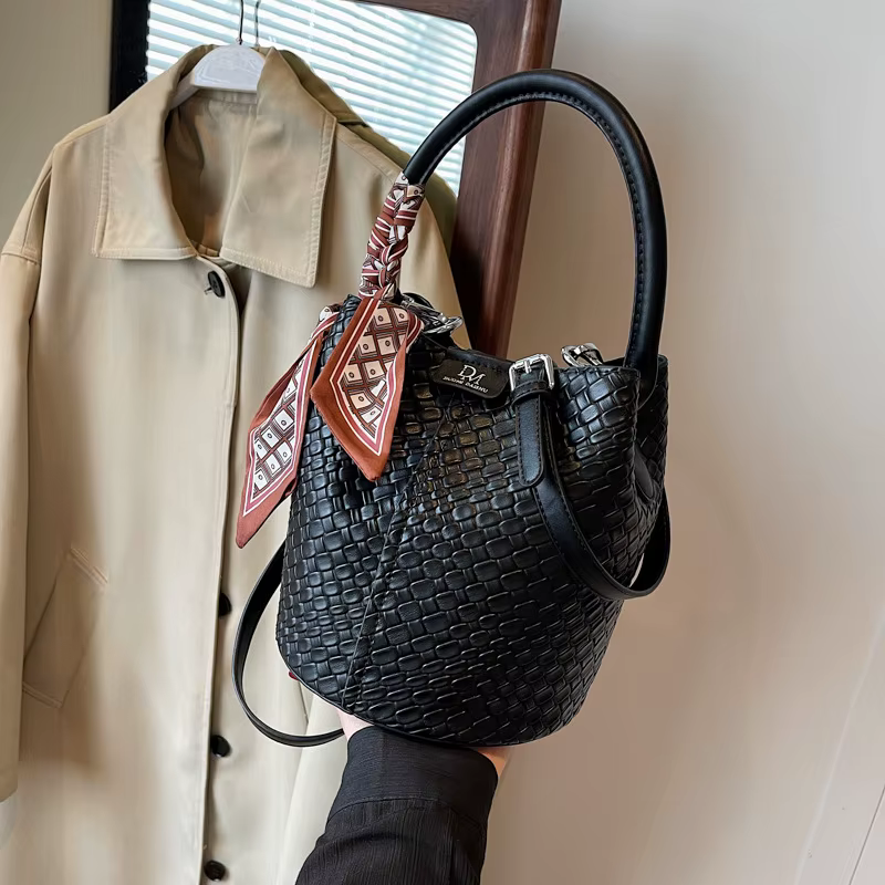 Sac seau tendance pour femme, sac à main élégant de couleur unie à effet tissé, sac à bandoulière et sac porté croisé, peut être porté à la main
