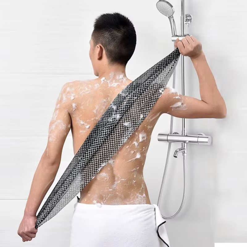 Serviette à friction pour prendre une douche