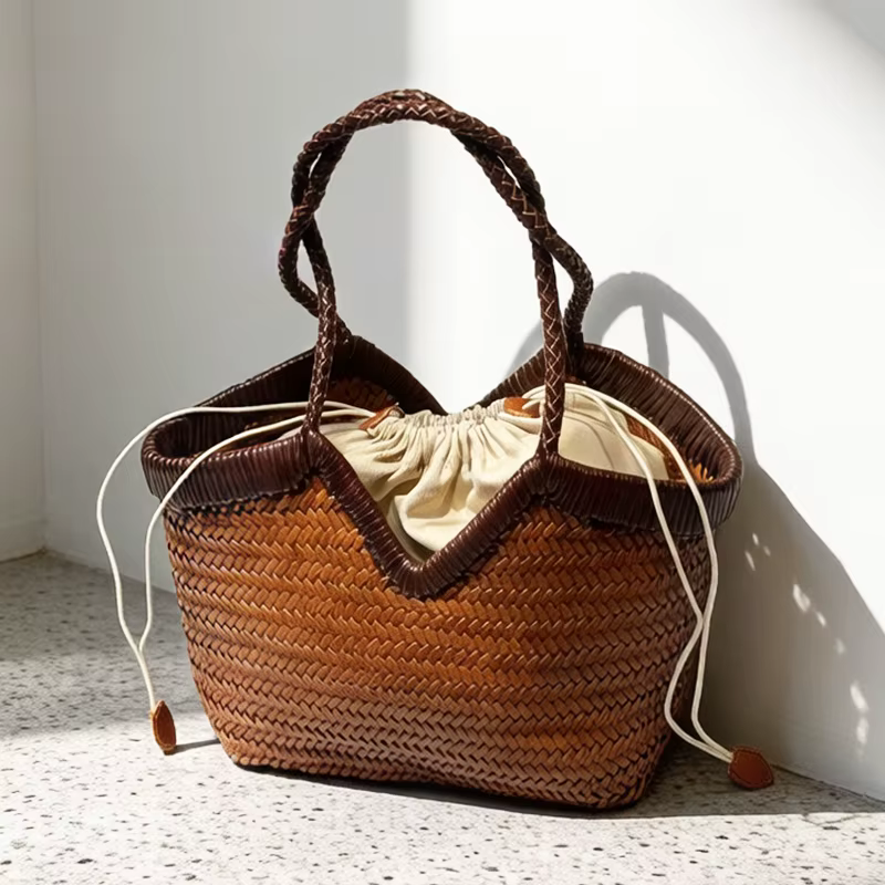 Sacs fourre-tout en cuir véritable tissés à la main pour femmes sacs à main et sacs à main de luxe de créateur 2026 nouveau en peau de vache poignée supérieure tressée croisée avec poche intérieure sa