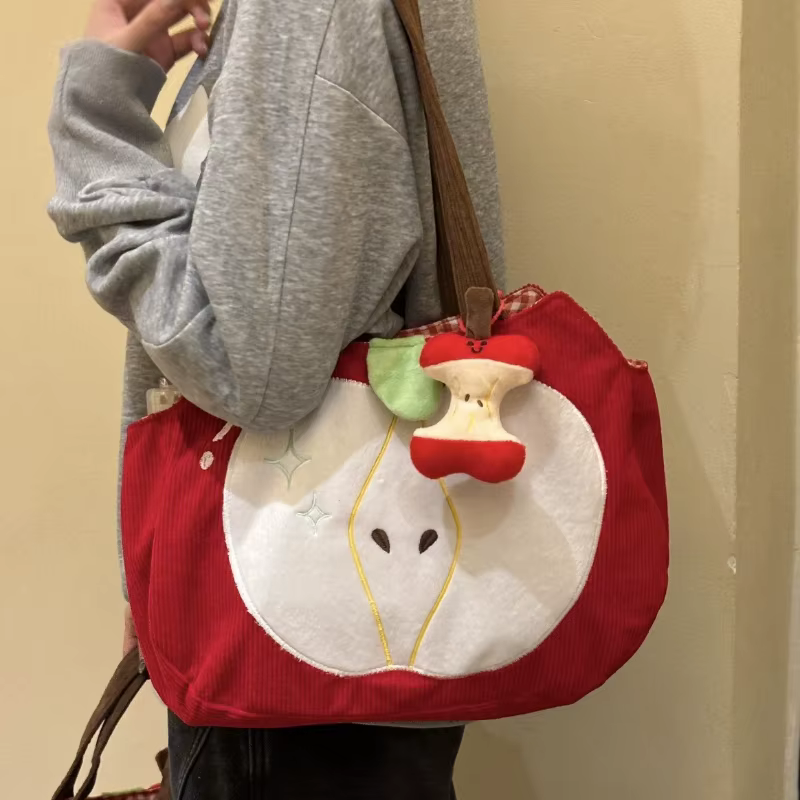 Sac à main pomme rouge créatif et mignon en velours côtelé, sac à bandoulière élégant en toile pour les sorties avec pendentif pomme, sac à bandoulière décontracté et polyvalent