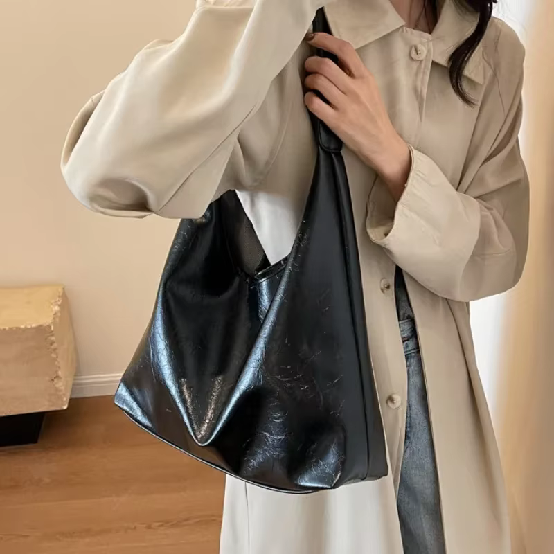 Sac rouge de grande capacité pour femmes, fourre-tout à Texture rétro, fourre-tout à bandoulière unique, mode polyvalente décontractée pour dames, nouvelle collection 2026