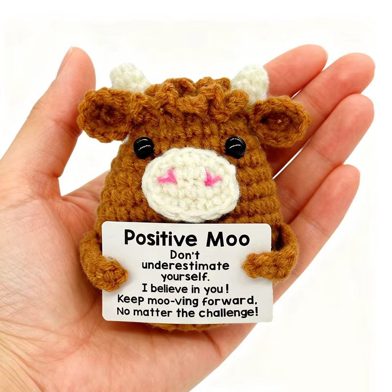 Cadeaux pour Lui, Elle, Petit Ami, Petite Amie : Décorations de Bureau Émotionnelles en Crochet Fait Main, Vache Mignonne Positive, pour Anniversaire et Noël