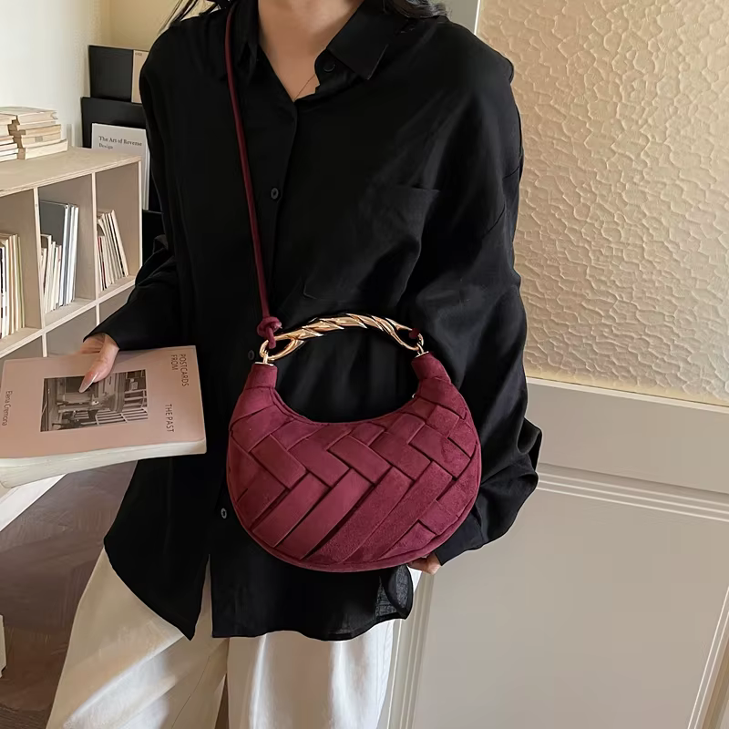 Sac Demi-Lune Rouge Vin, Pochette Tendance pour Femme, Nouveau Sac à Main Tressé de Créateur 2026, Petit Sac Bandoulière Semicirculaire Type Selle, bolsas