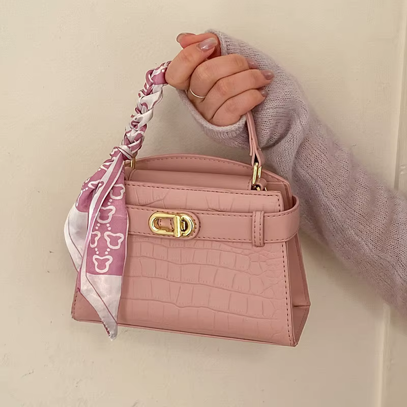 Sac à main tendance pour femme 2026 – Nouveau petit sac bandoulière carré pour le trajet quotidien – Sac de travail élégant et stylé – Style urbain minimaliste