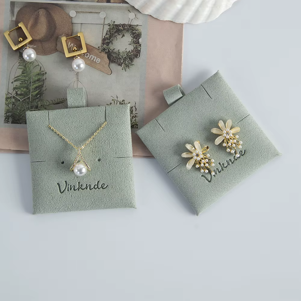 Cartes de présentation personnalisées pour bagues, boucles d'oreilles, épingles à cheveux, colliers, avec support en microfibre et étiquette suspendue, pour emballage de bijoux DIY