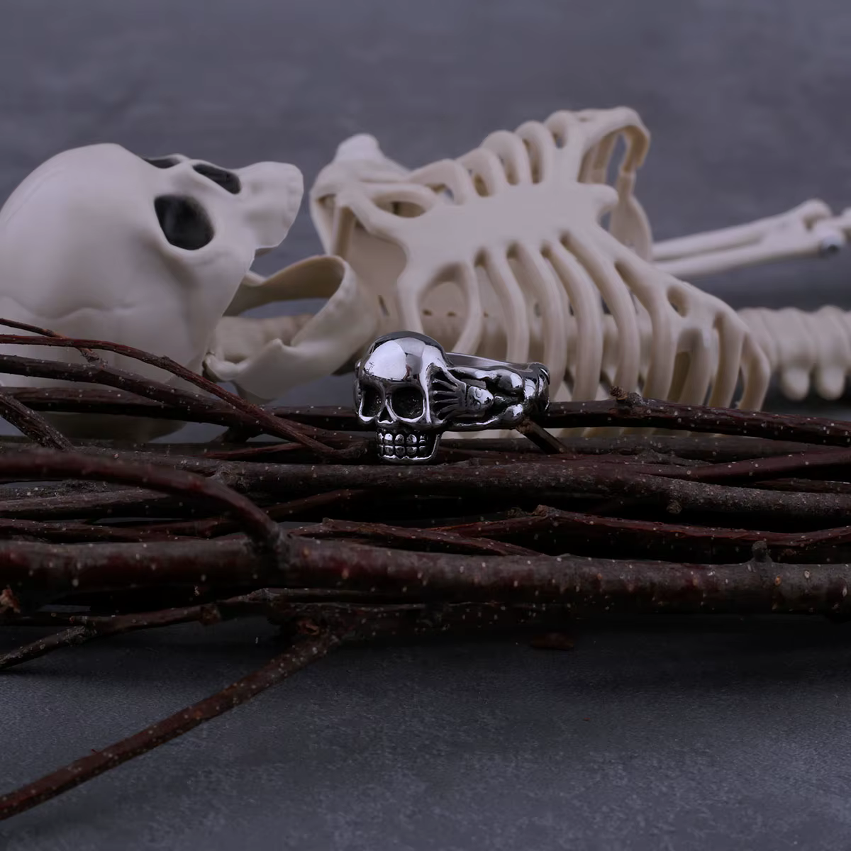 Bague gothique avec tête de mort pour hommes, rétro Rock Index, Hip Hop, Biker Street, bijoux simples, boîte en bois, cadeau