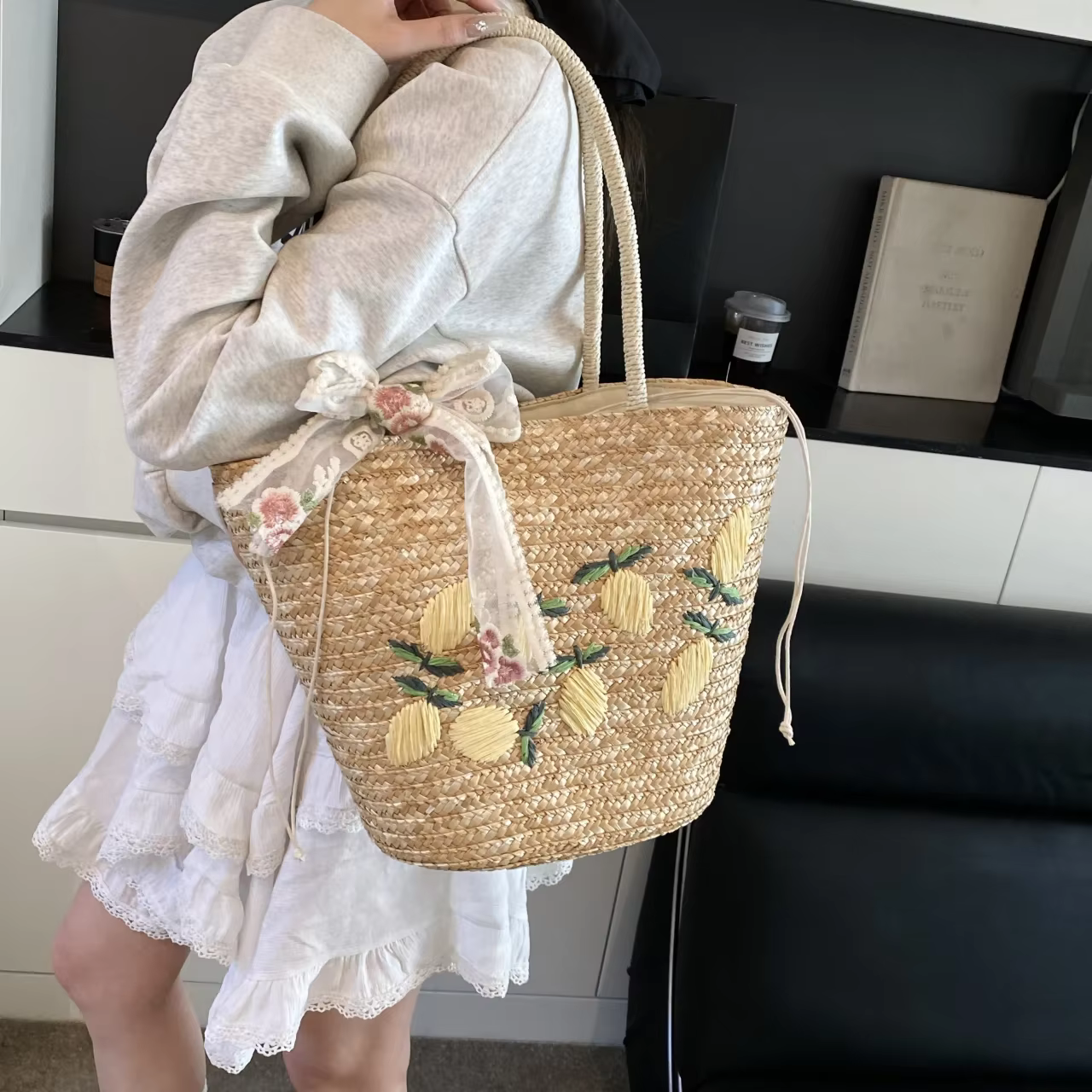 Sac à bandoulière de plage de grande capacité, sac à main brodé de styliste, sac d'été en rotin fait à la main, panier de mode, sac de Shopping en paille