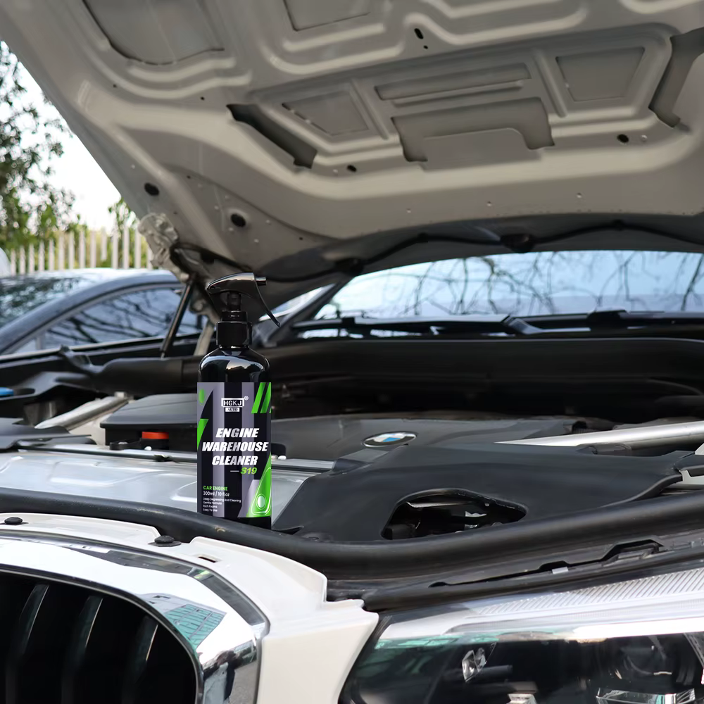 Spray nettoyant pour compartiment moteur haute performance, dégraissant pour compartiment moteur automobile, puissant agent nettoyant pour éliminer les taches d'huile et de graisse pour voiture