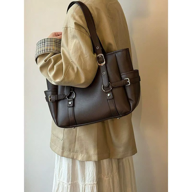 Sac à bandoulière utilitaire grande capacité pour femmes avec sangle réglable et poches latérales, sac à main rétro en cuir PU pour les voyages