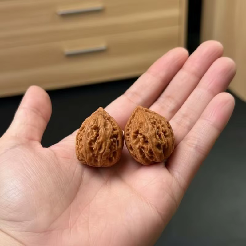 Lot de 2 balles de massage pour les mains en noyer Wenwan naturel