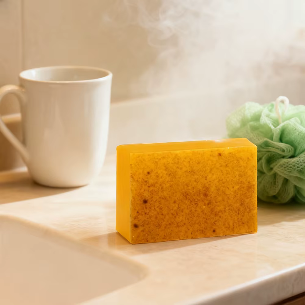 Savon à l'huile essentielle pour éliminer et blanchir l'acné au curcuma